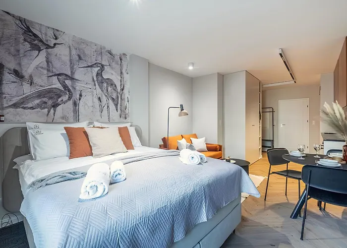 Flatbook - City Center Apartment Bank Polsk